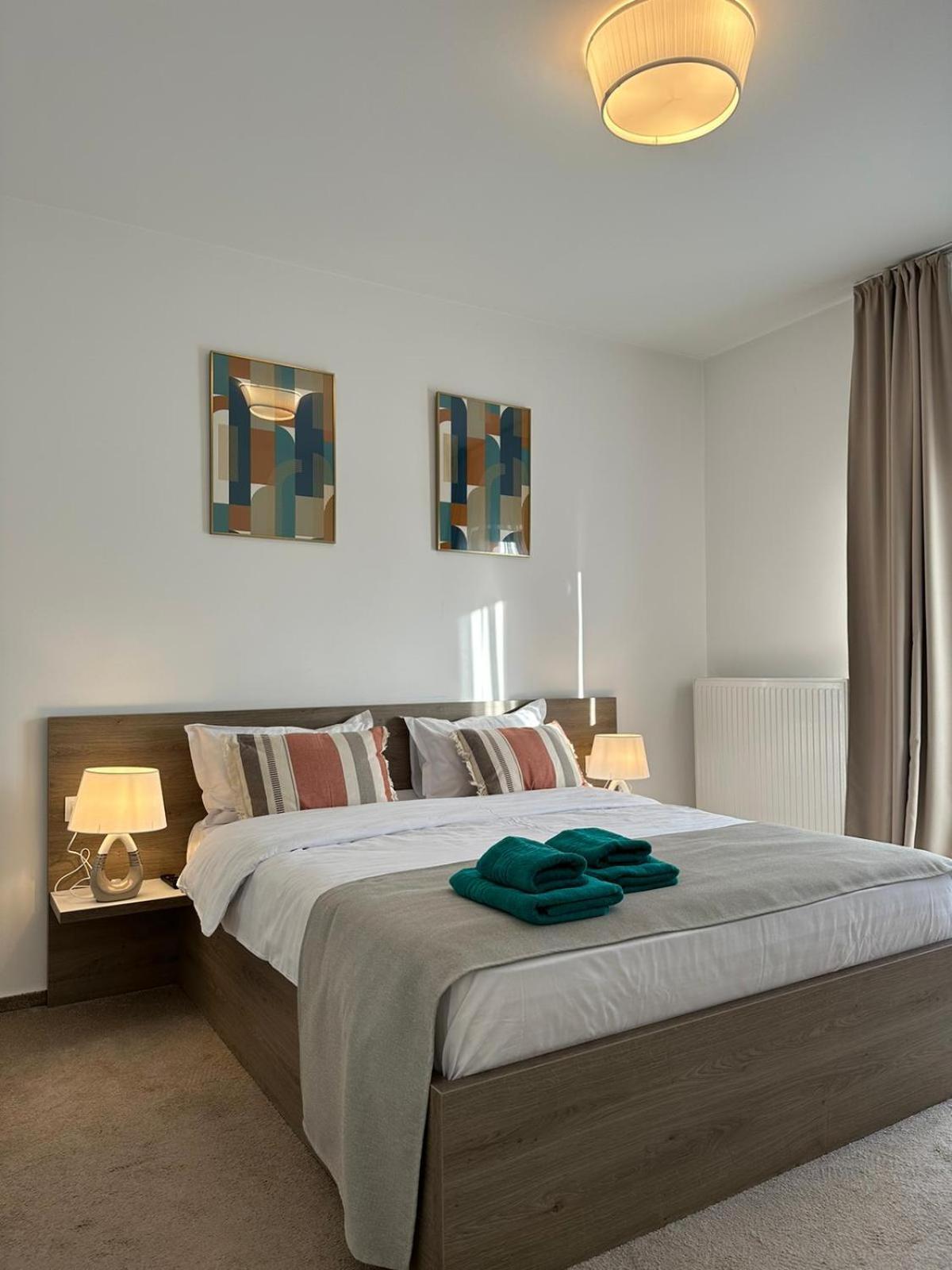Luxury Glam Apartments & Studios Near Coresi Mall Brasov Exterior photo